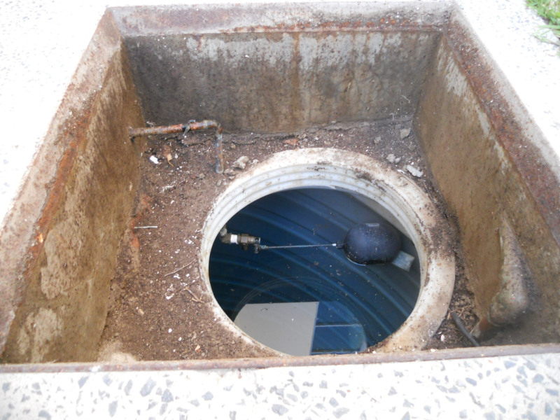 Servicio de lavado y desinfectado de cisternas y tanques citijal Rotoplas de plastico polietileno con lodo tierra Guadalajara Zapopan 03